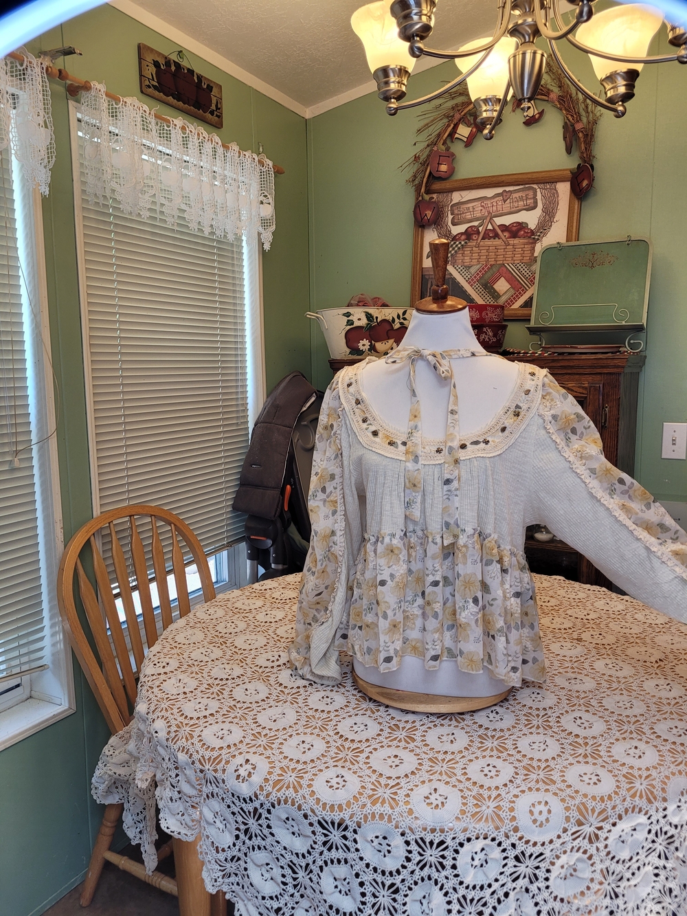 POL Boho Floral Lace-Trim Peasant Blouse - Cream with Yellow Floral NWOT - Picture 3 of 10